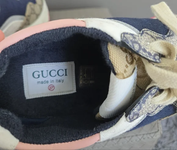 Gucci Navy and Cream Sneakers - Picture 9 of 13